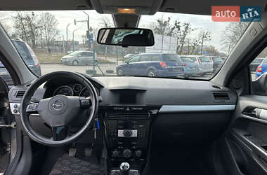 Универсал Opel Astra 2010 в 