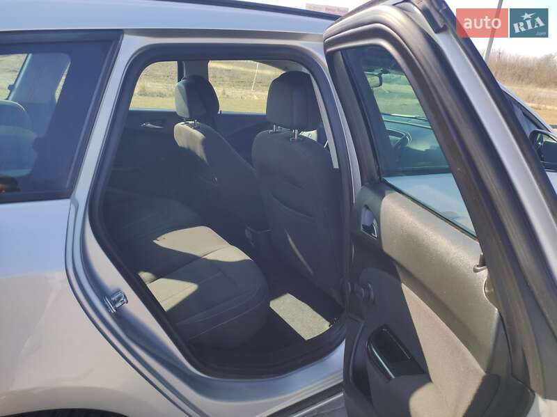 Універсал Opel Astra 2011 в Городку