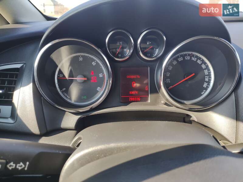 Універсал Opel Astra 2011 в Городку