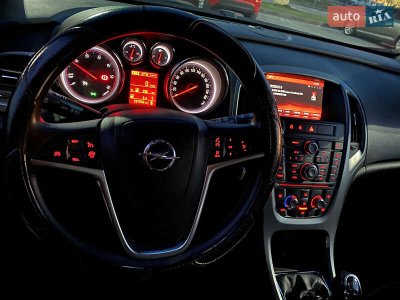 Универсал Opel Astra 2014 в Ивано-Франковске