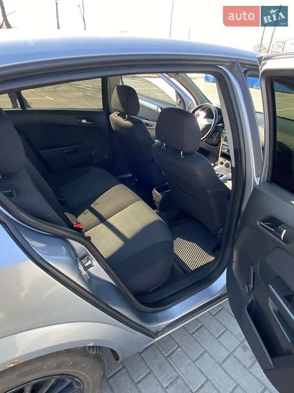 Хетчбек Opel Astra 2007 в Коломиї