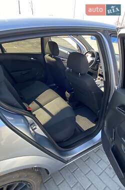 Хэтчбек Opel Astra 2007 в 