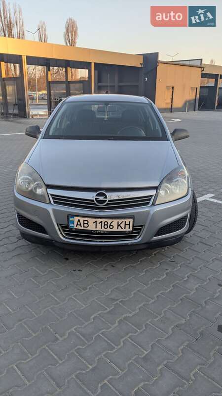 Хэтчбек Opel Astra 2010 в Виннице