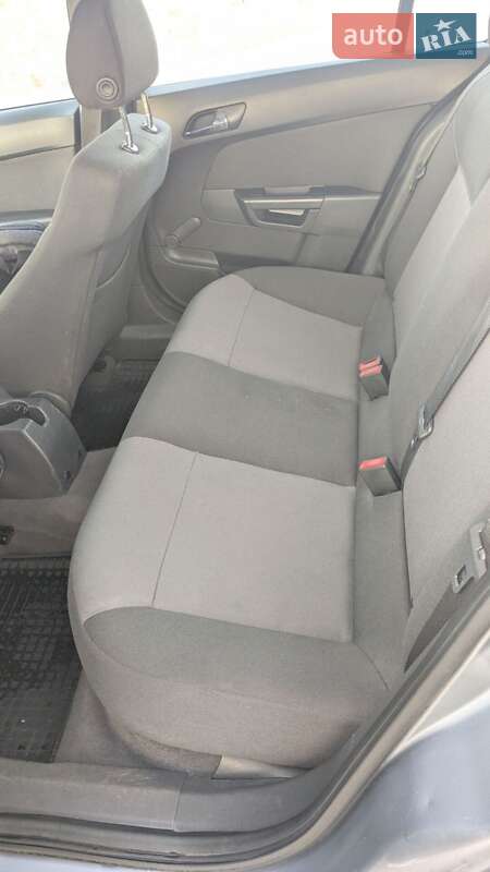 Хэтчбек Opel Astra 2010 в Виннице
