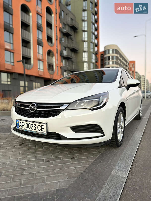 Универсал Opel Astra 2016 в Киеве
