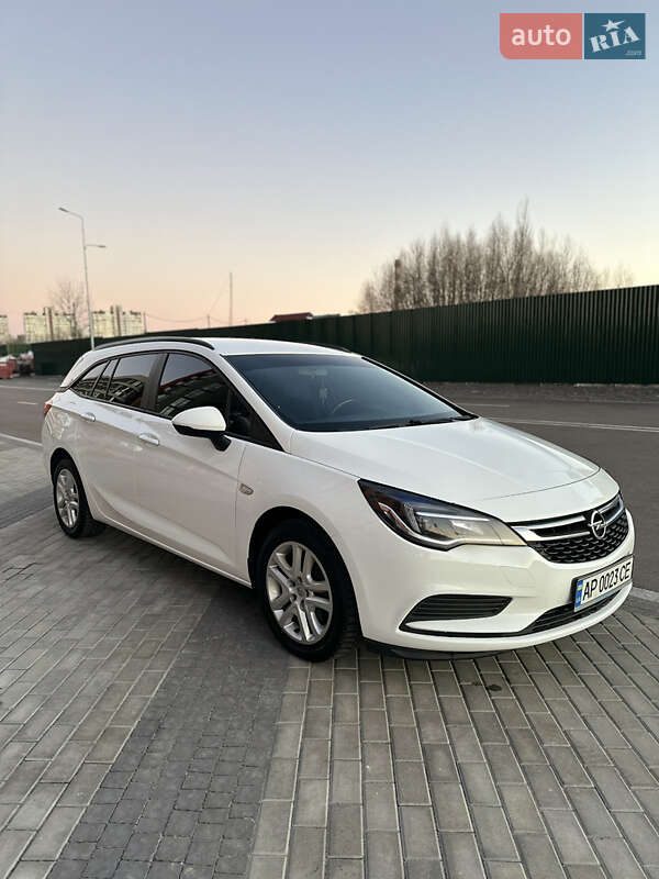 Универсал Opel Astra 2016 в Киеве
