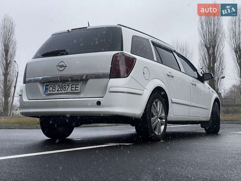 Універсал Opel Astra 2005 в Чернігові