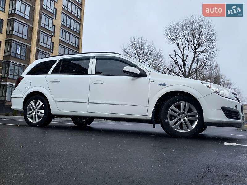 Універсал Opel Astra 2005 в Чернігові