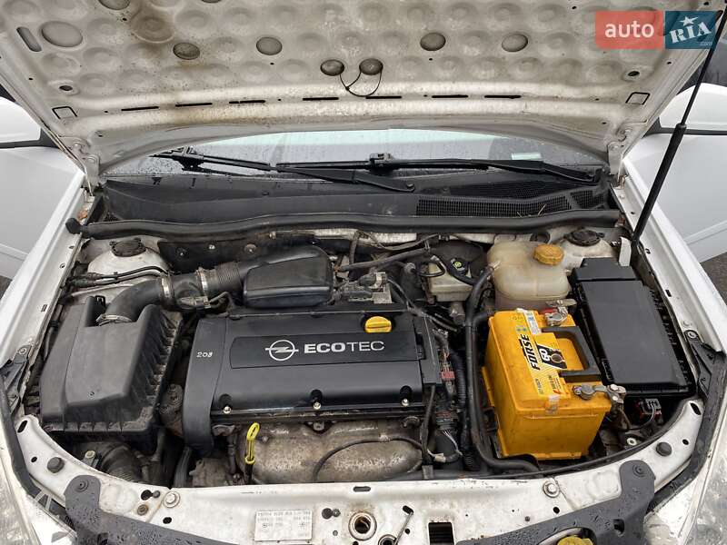 Універсал Opel Astra 2005 в Чернігові