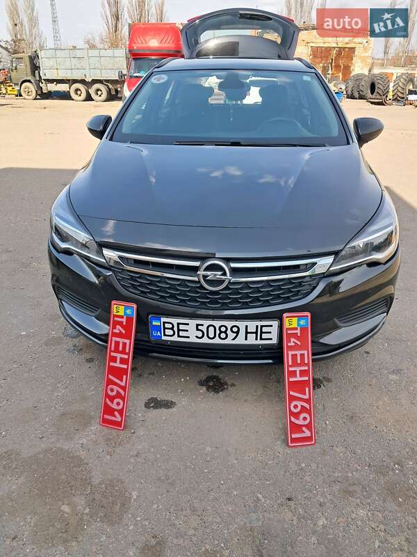 Универсал Opel Astra 2016 в Николаеве