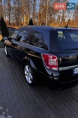 Универсал Opel Astra 2010 в 