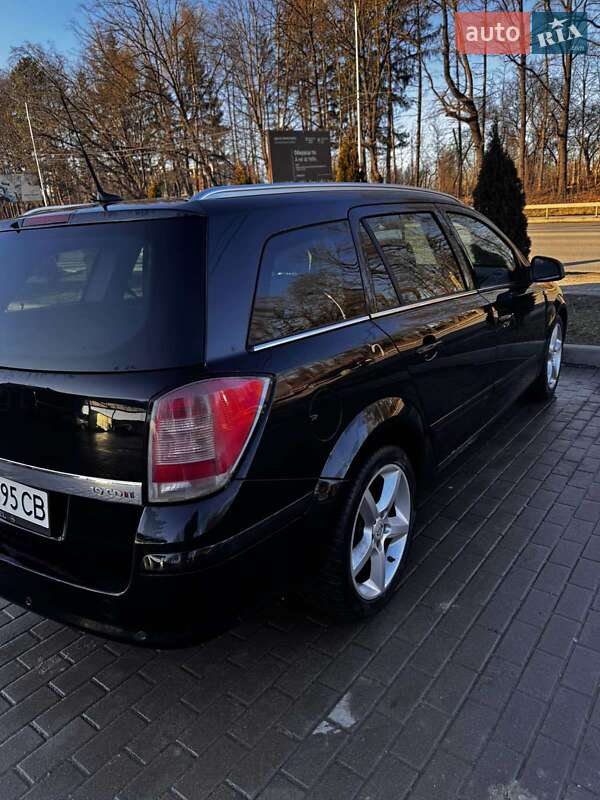 Универсал Opel Astra 2010 в Тернополе