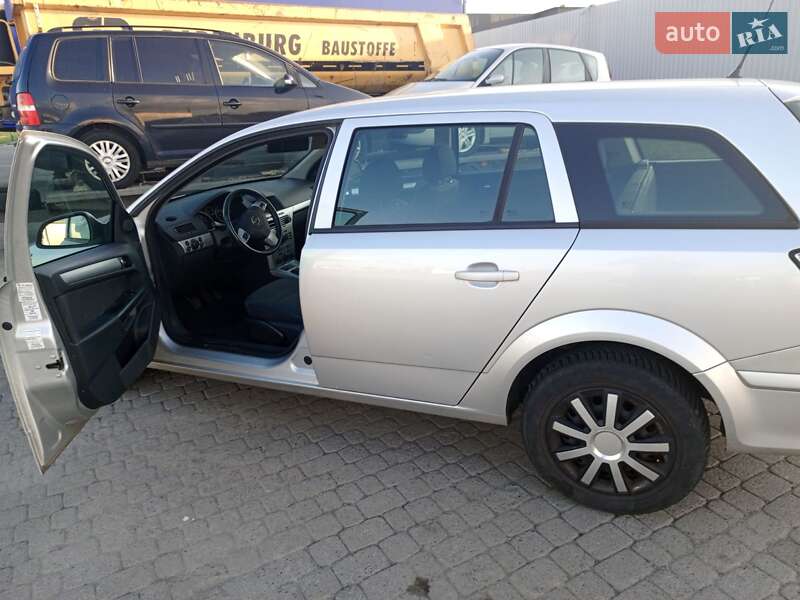 Универсал Opel Astra 2009 в Луцке