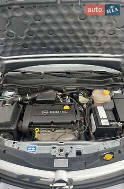 Универсал Opel Astra 2006 в 