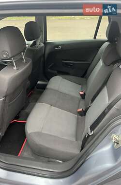 Универсал Opel Astra 2006 в 