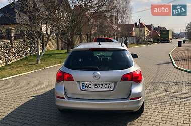 Универсал Opel Astra 2012 в 