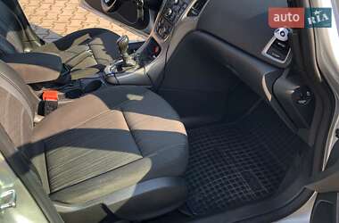 Универсал Opel Astra 2012 в 