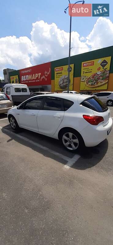 Хэтчбек Opel Astra 2011 в Нежине