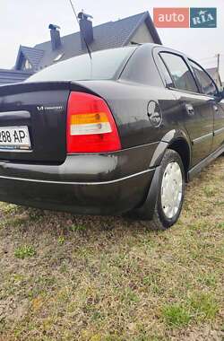 Седан Opel Astra 2008 в 