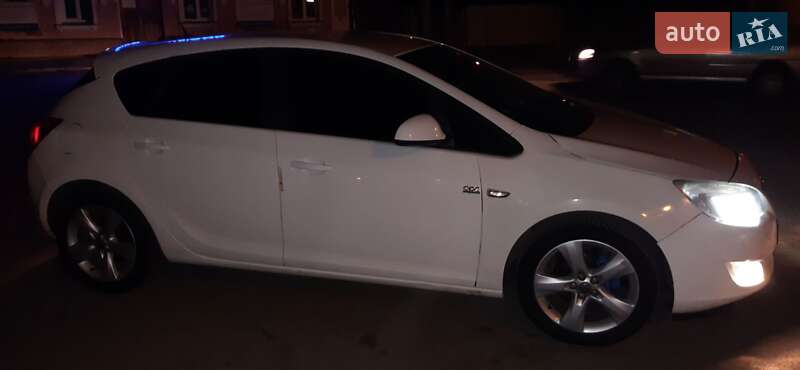 Хэтчбек Opel Astra 2011 в Нежине