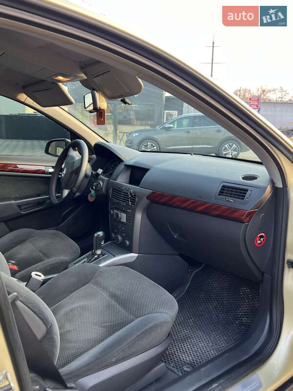 Универсал Opel Astra 2004 в Львове