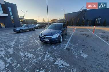 Хэтчбек Opel Astra 2007 в 