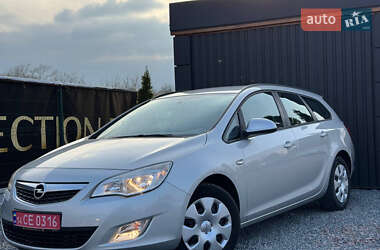 Универсал Opel Astra 2010 в 