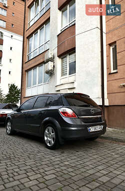Хэтчбек Opel Astra 2006 в 
