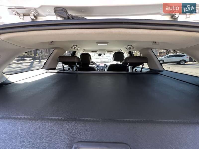 Універсал Opel Astra 2015 в Ірпені