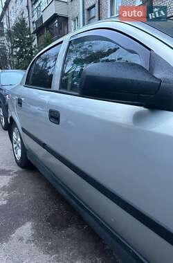 Седан Opel Astra 2005 в 