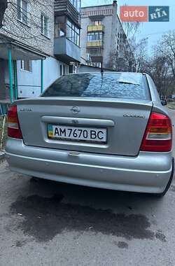 Седан Opel Astra 2005 в 
