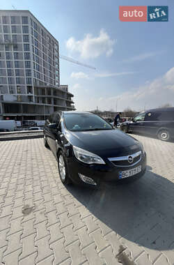 Универсал Opel Astra 2011 в 