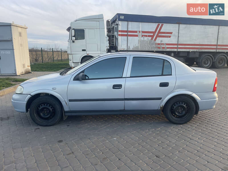 Седан Opel Astra 2005 в Новомосковську