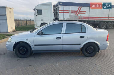 Седан Opel Astra 2005 в 