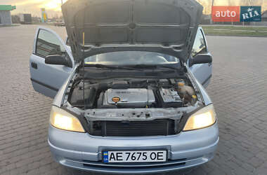 Седан Opel Astra 2005 в 
