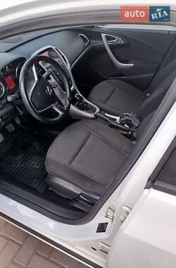 Універсал Opel Astra 2011 в 