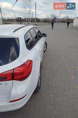 Універсал Opel Astra 2011 в 