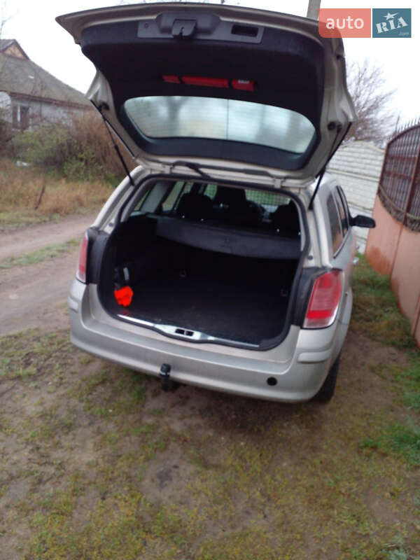 Універсал Opel Astra 2006 в Білгороді-Дністровському