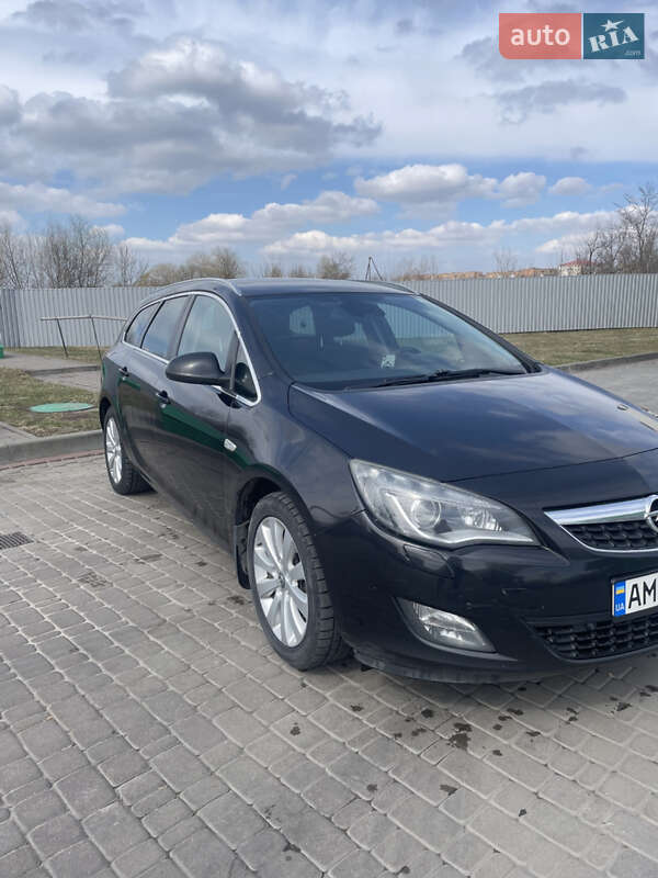 Универсал Opel Astra 2011 в Бердичеве