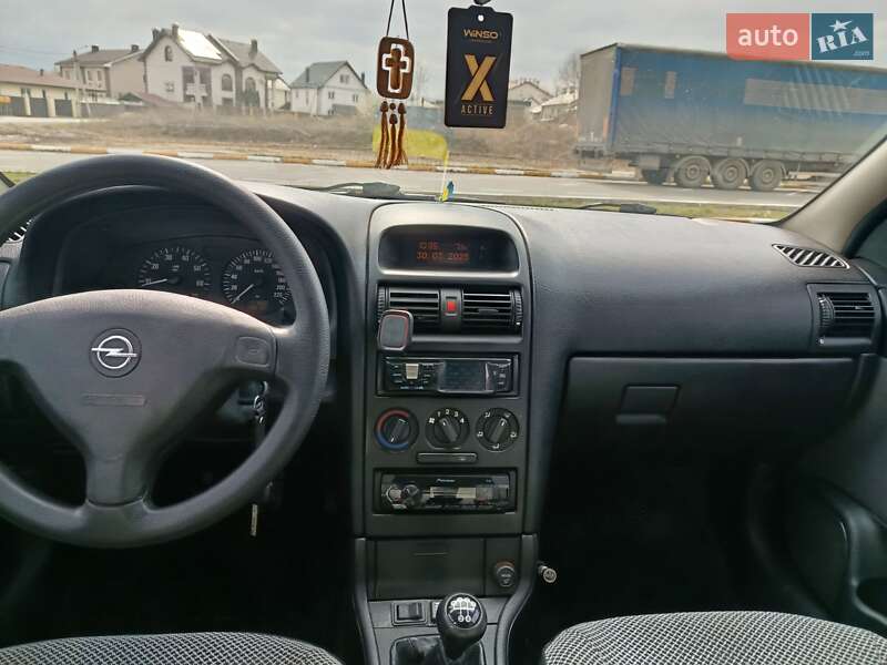 Седан Opel Astra 2006 в Киеве
