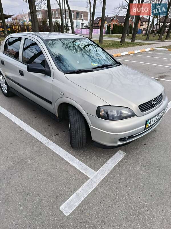 Седан Opel Astra 2006 в Киеве