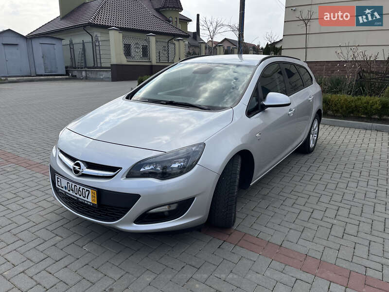 Універсал Opel Astra 2014 в Золочеві
