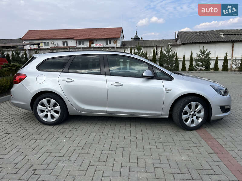 Універсал Opel Astra 2014 в Золочеві