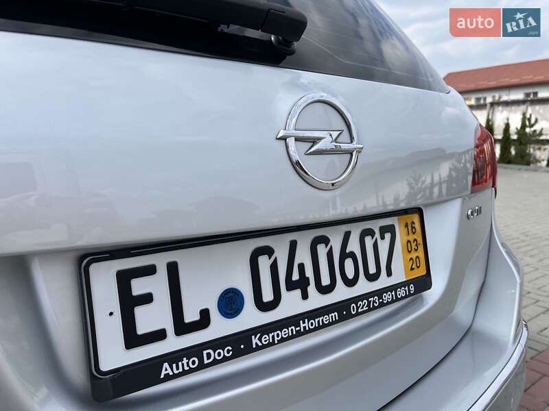 Універсал Opel Astra 2014 в Золочеві