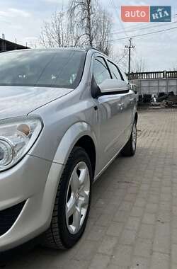 Универсал Opel Astra 2007 в 
