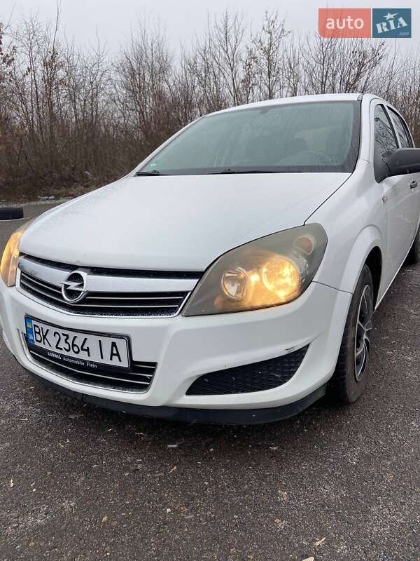 Хэтчбек Opel Astra 2009 в Здолбунове