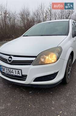 Хэтчбек Opel Astra 2009 в 