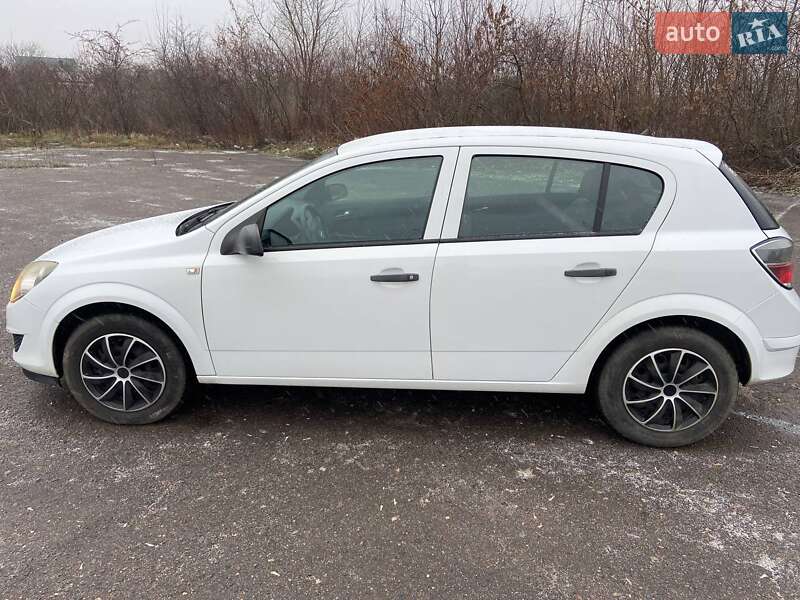 Хэтчбек Opel Astra 2009 в Здолбунове
