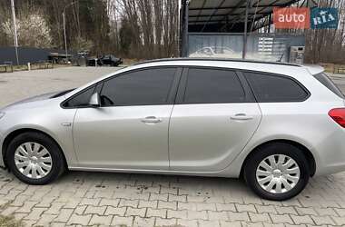 Универсал Opel Astra 2013 в Трускавце