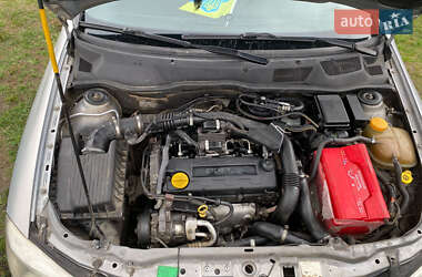 Хетчбек Opel Astra 2000 в 